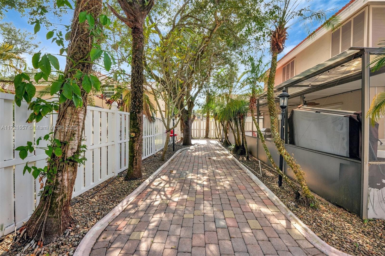 EMBASSY LAKES PHASE II - Residential