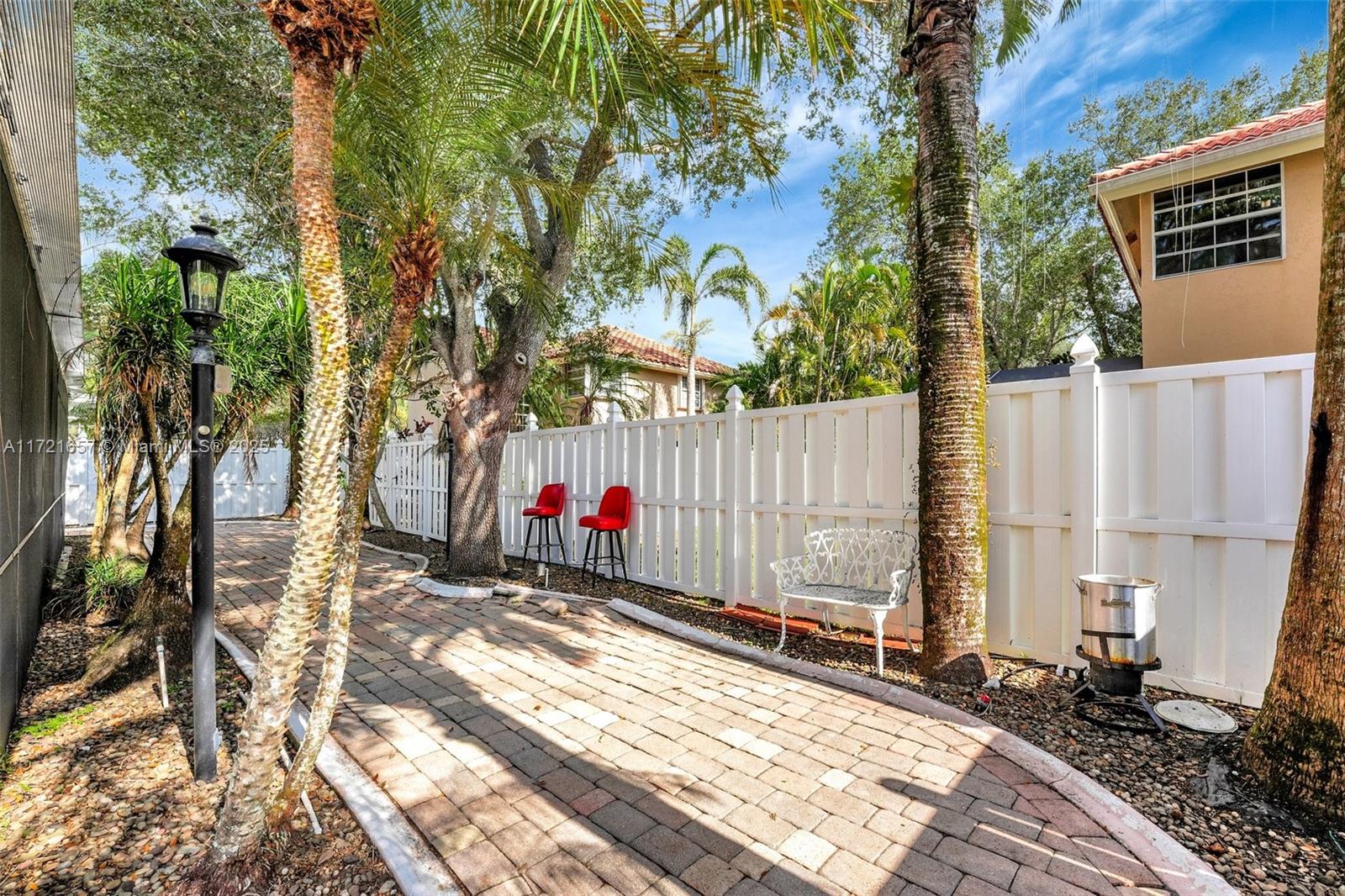 EMBASSY LAKES PHASE II - Residential