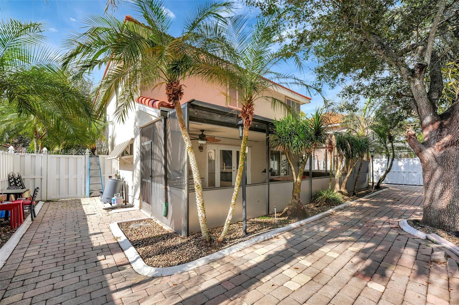 EMBASSY LAKES PHASE II - Residential