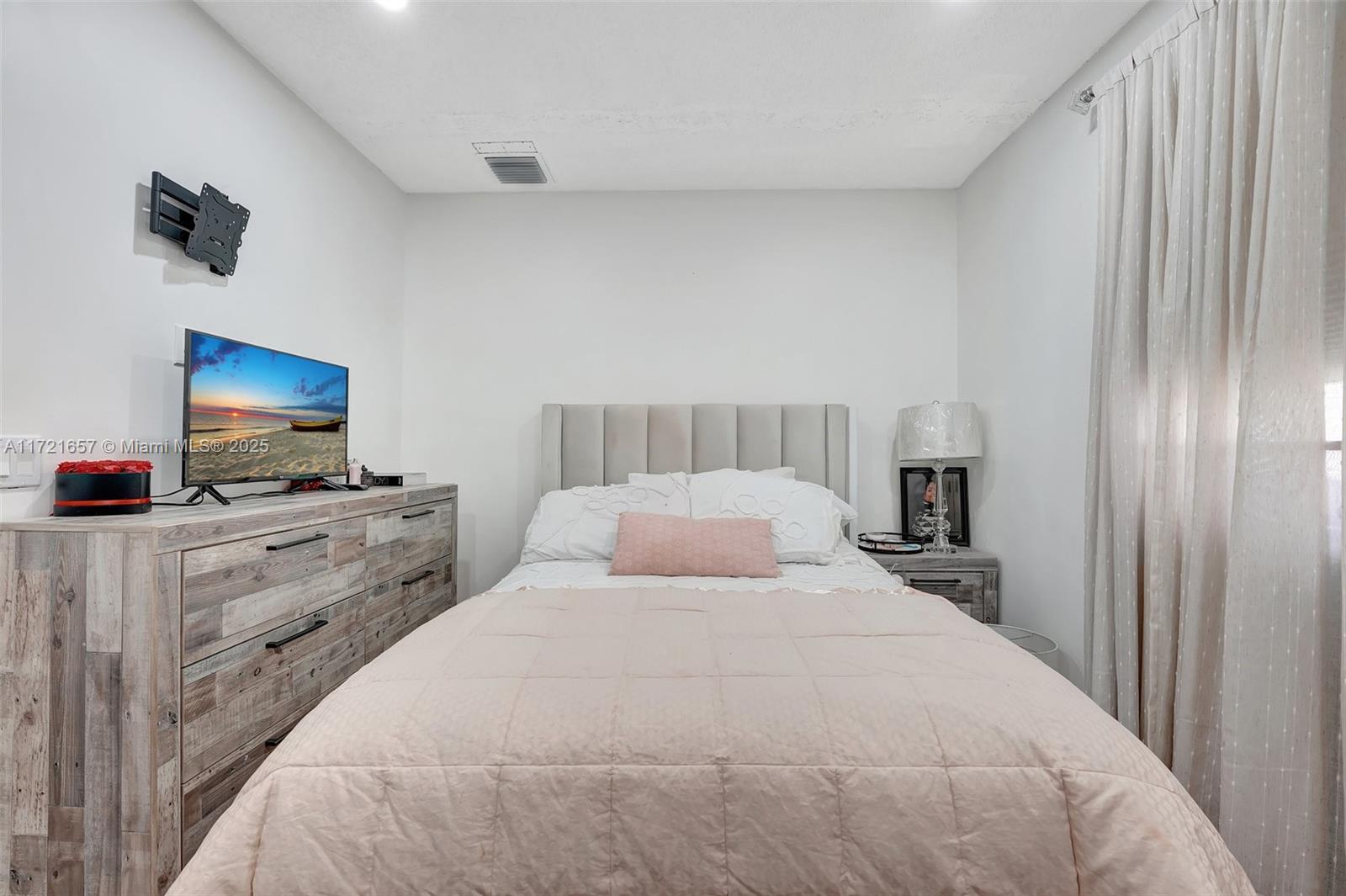 EMBASSY LAKES PHASE II - Residential