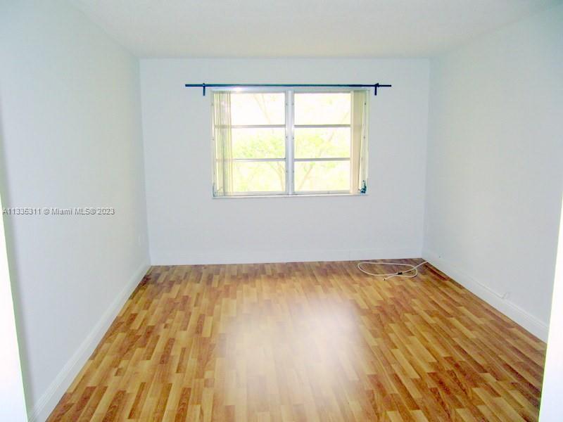 VILLAGE OF KINGS CREEK CO - Residential Lease
