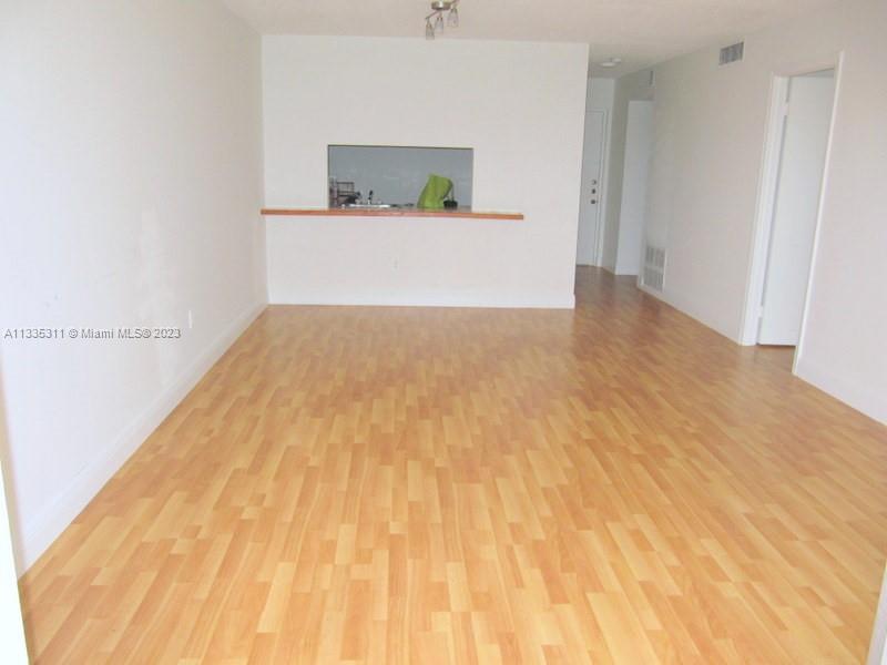 VILLAGE OF KINGS CREEK CO - Residential Lease