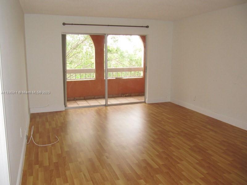 VILLAGE OF KINGS CREEK CO - Residential Lease