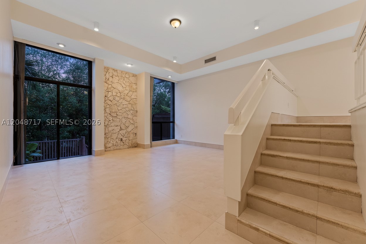 CASA BELLA VILLAS - Residential