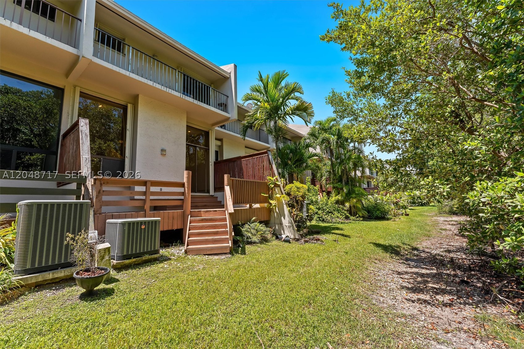 CASA BELLA VILLAS - Residential