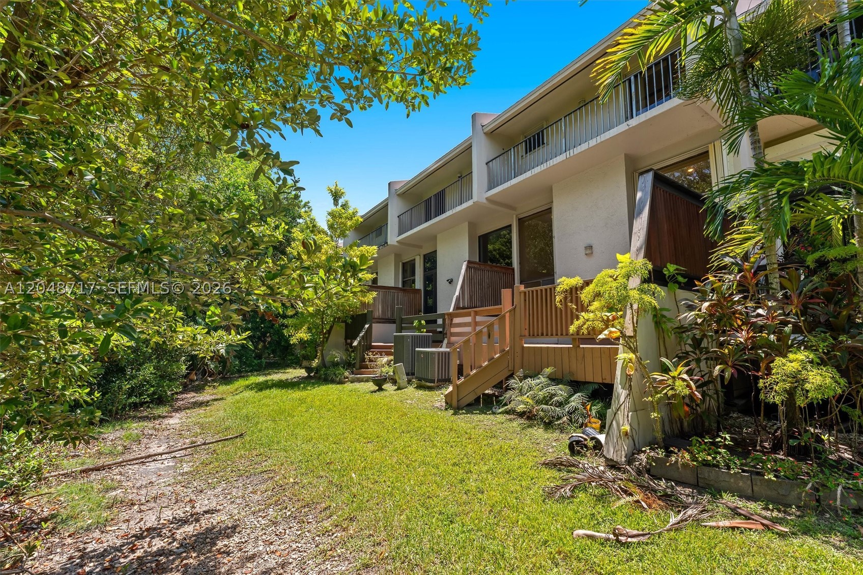 CASA BELLA VILLAS - Residential
