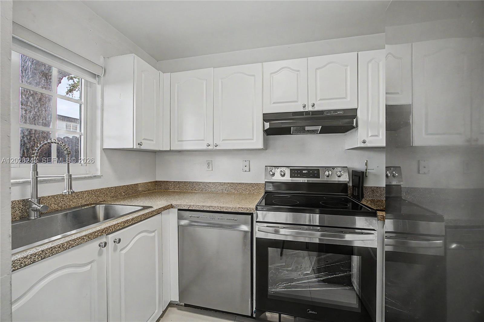 KENDALL PALMS A CONDO - Residential Lease