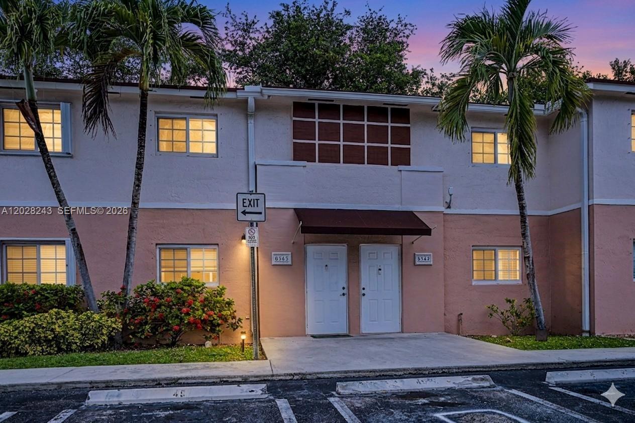 KENDALL PALMS A CONDO - Residential Lease