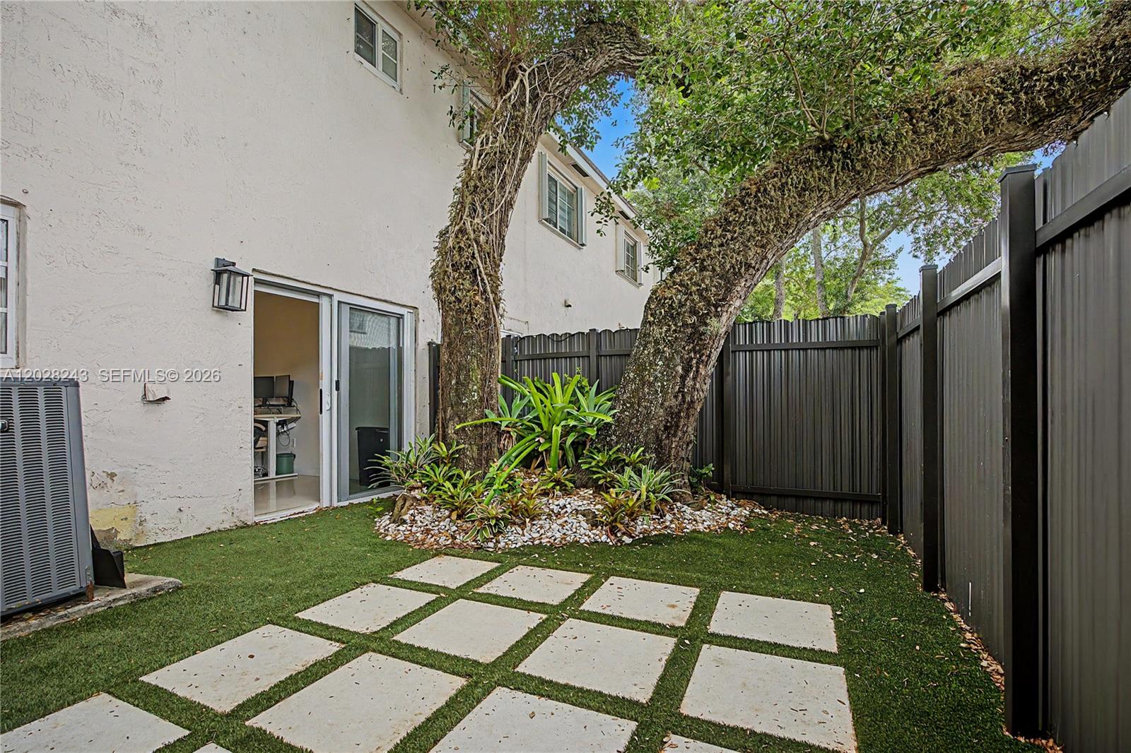 KENDALL PALMS A CONDO - Residential Lease