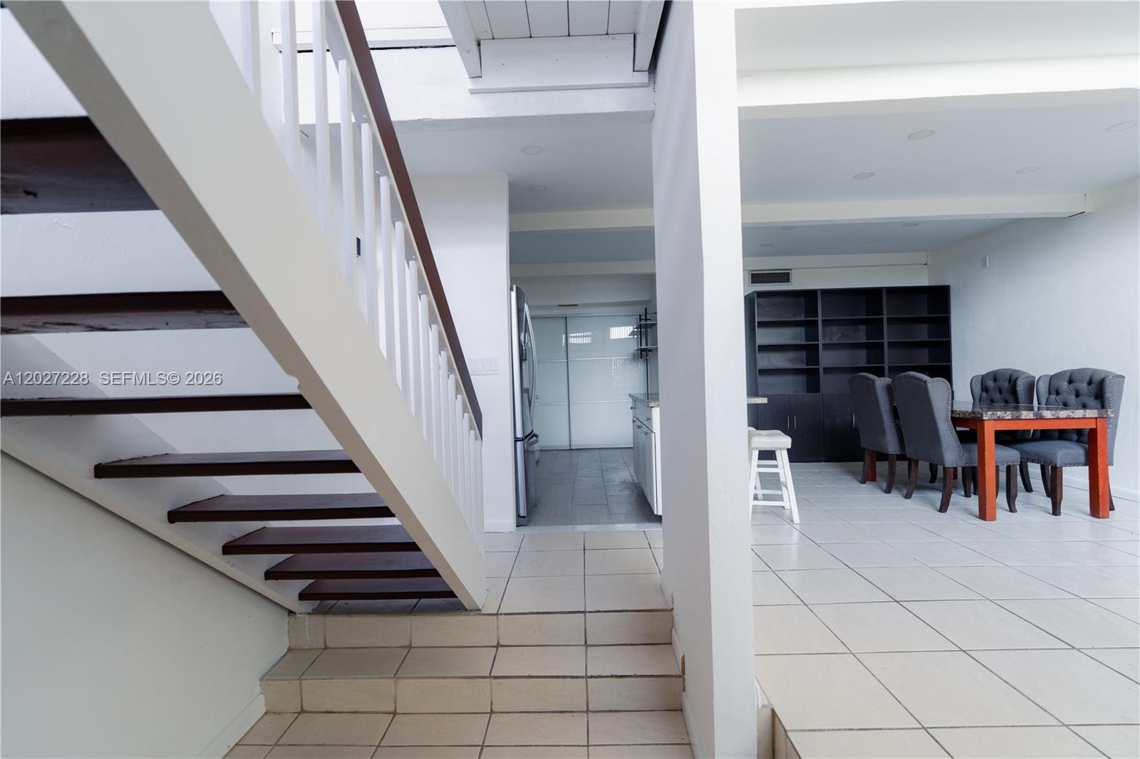RIVERWOOD SEC 3 - Residential Lease