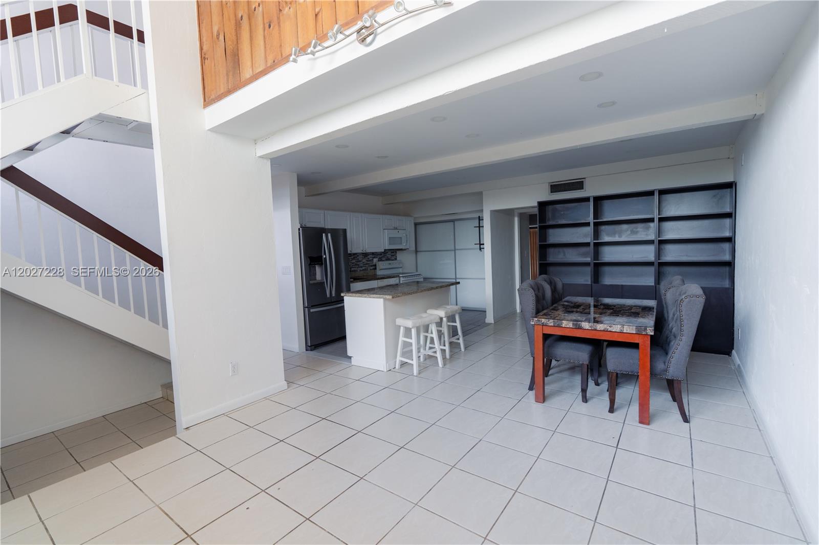 RIVERWOOD SEC 3 - Residential Lease