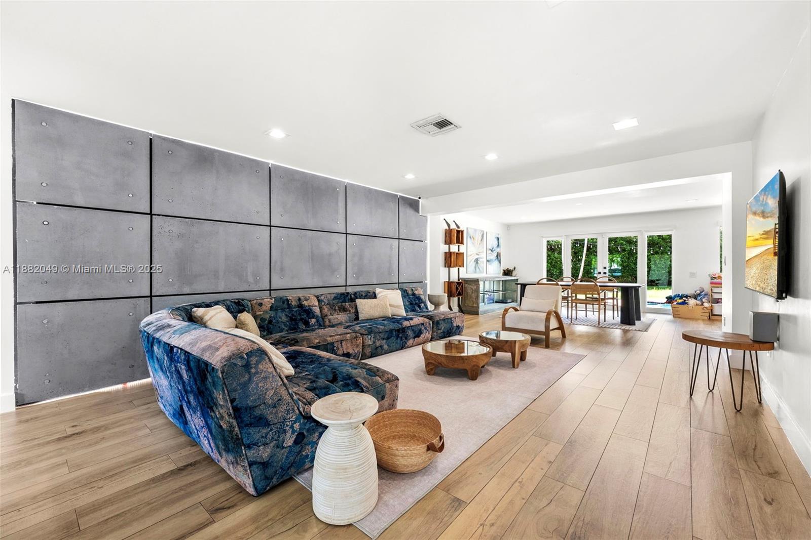 HIGHLAND GARDENS - Residential