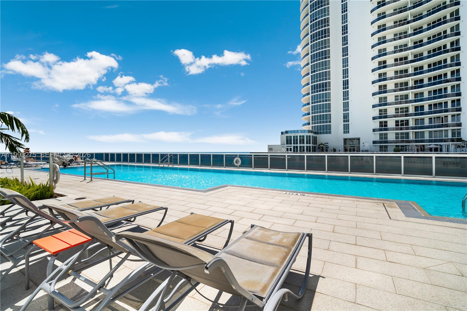 TDR TOWER I CONDO - Residential