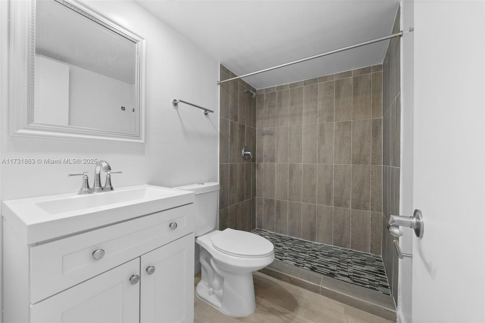 NO 104 PALM-AIRE COUNTRY - Residential Lease