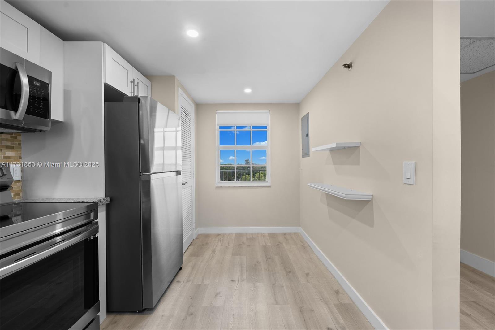 NO 104 PALM-AIRE COUNTRY - Residential Lease