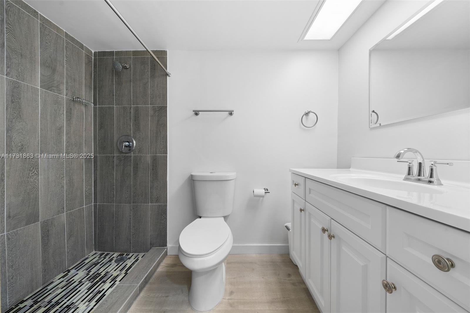 NO 104 PALM-AIRE COUNTRY - Residential Lease
