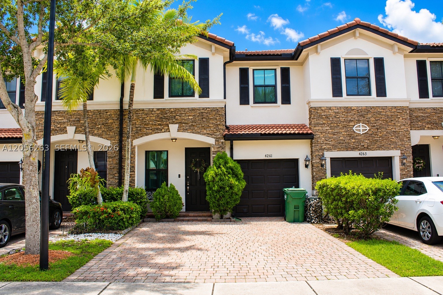 INTERLAKEN - Residential