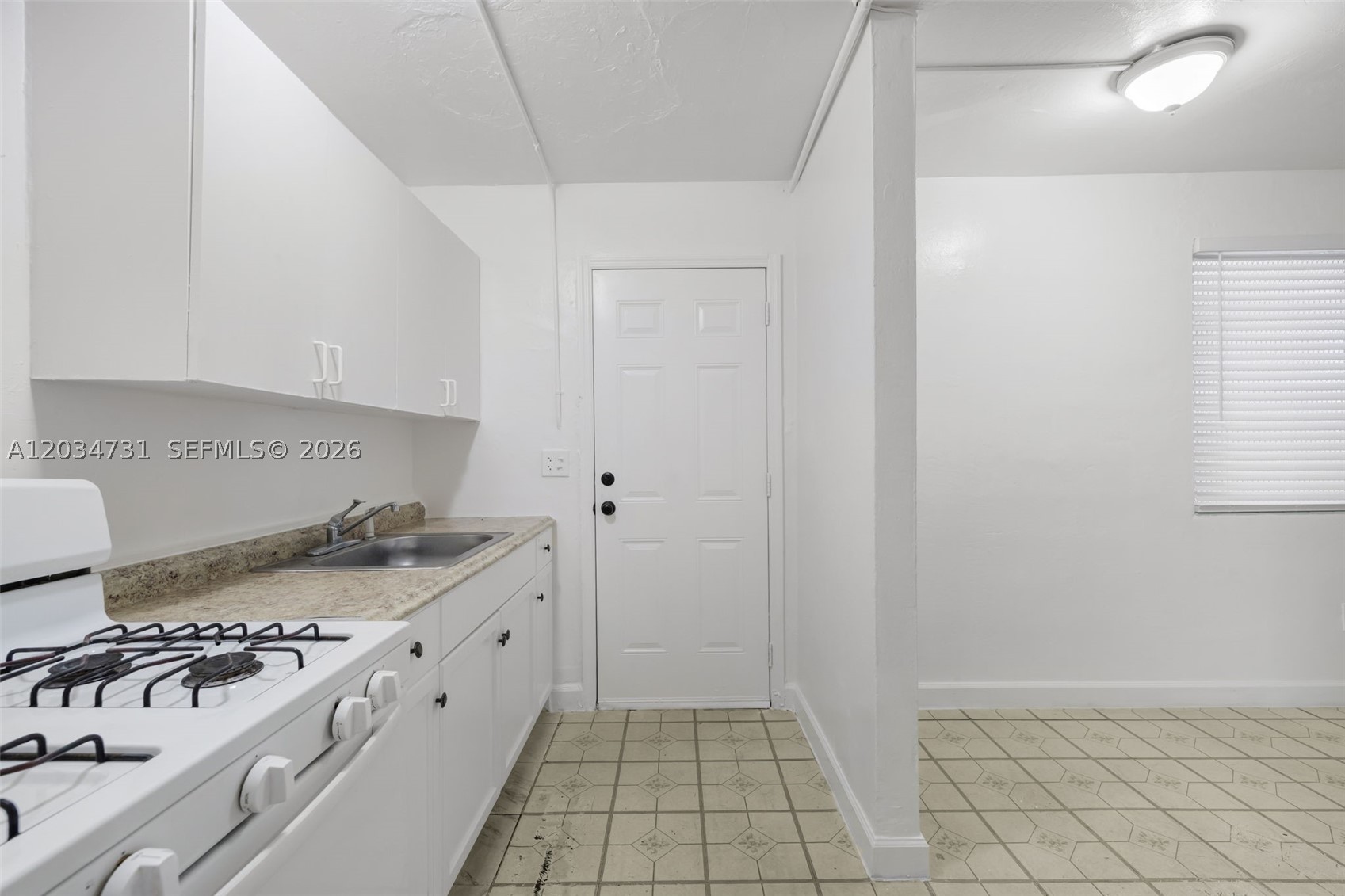 IDLEWILD PARK - Residential Lease