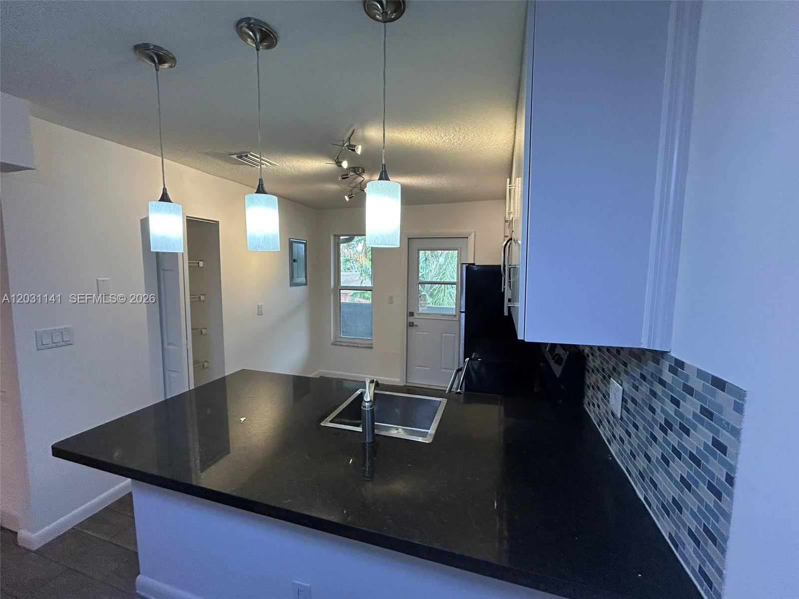 GATELAND VILLAGE SEC C CO - Residential Lease