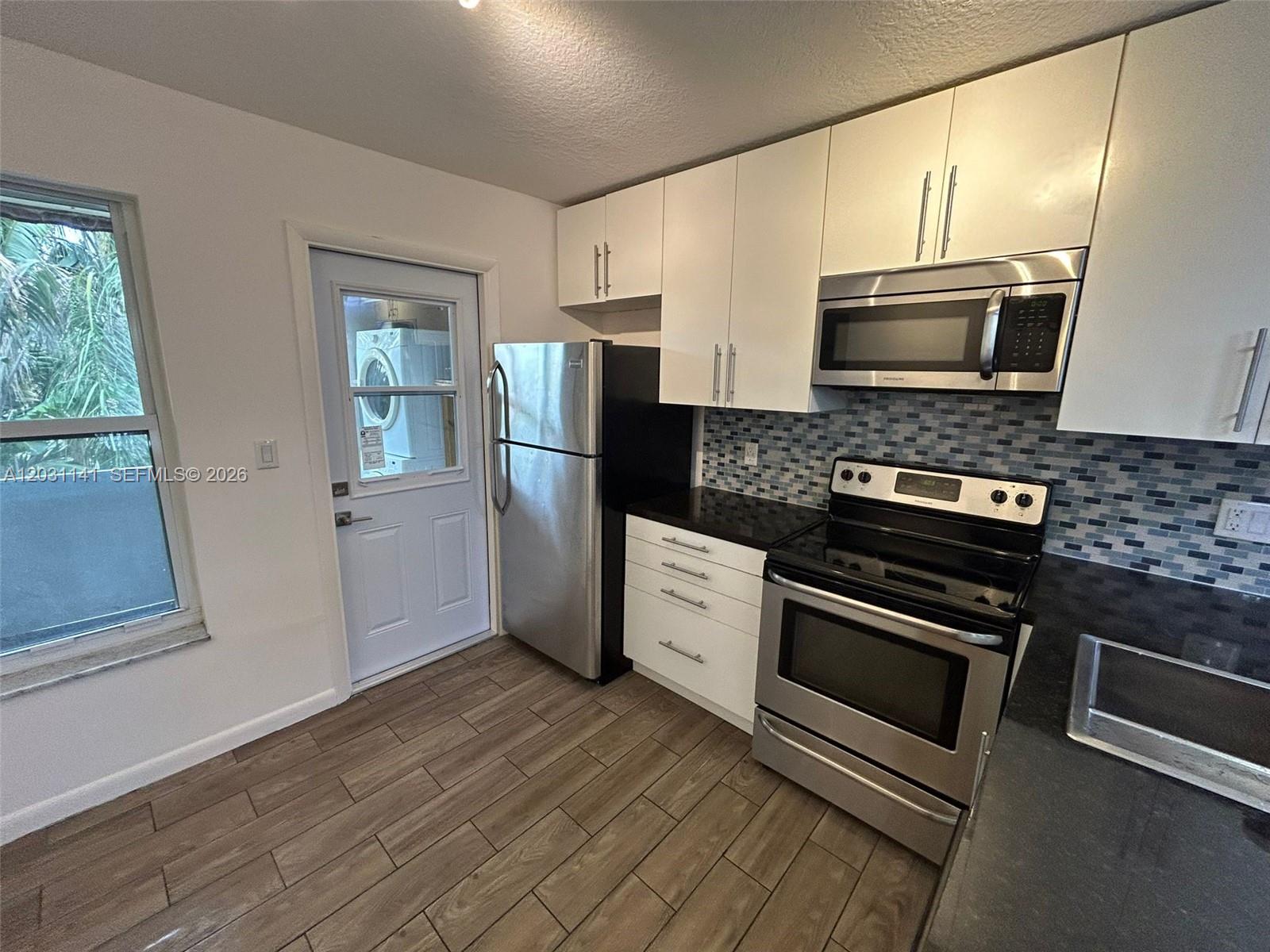 GATELAND VILLAGE SEC C CO - Residential Lease