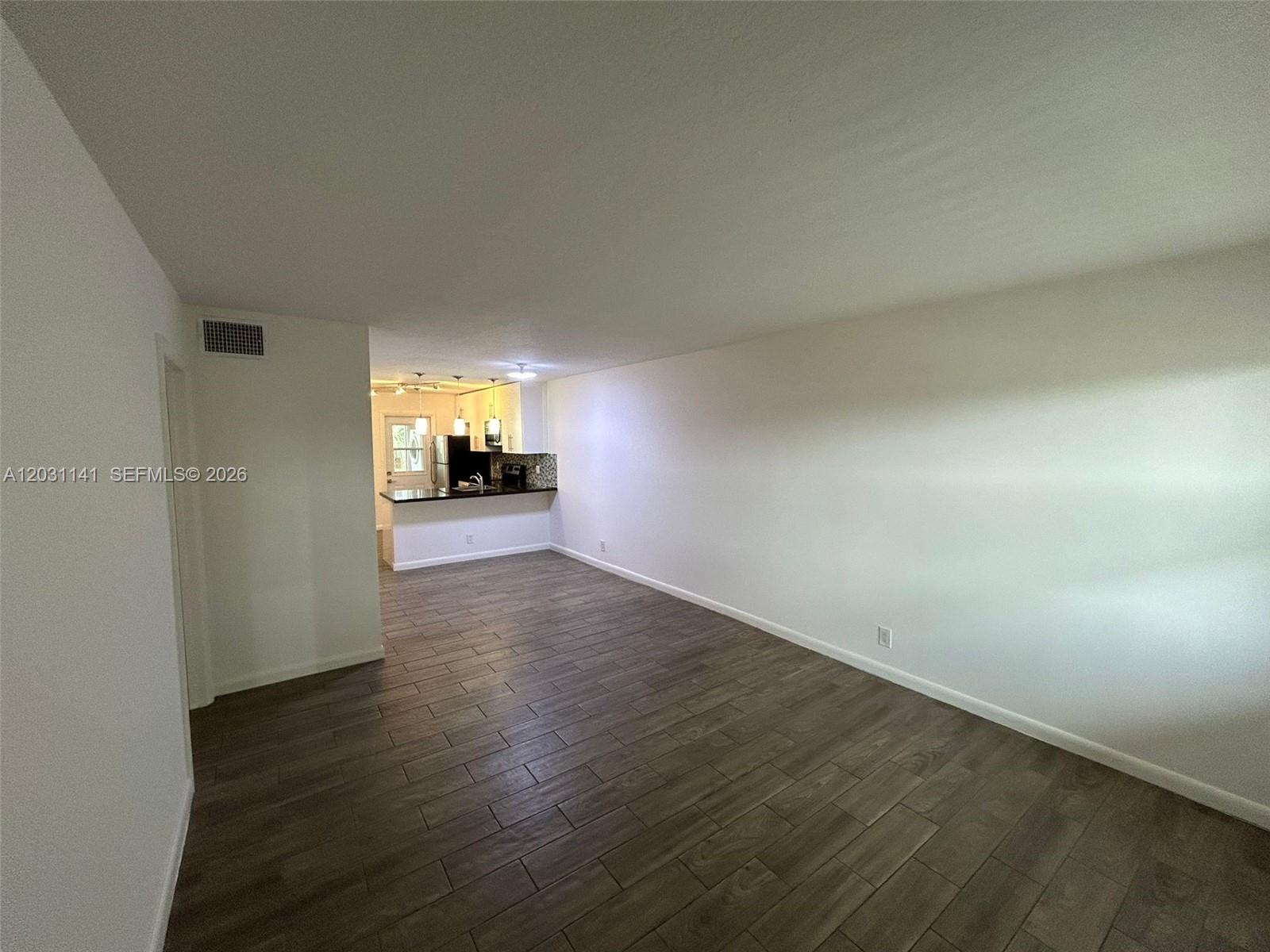 GATELAND VILLAGE SEC C CO - Residential Lease