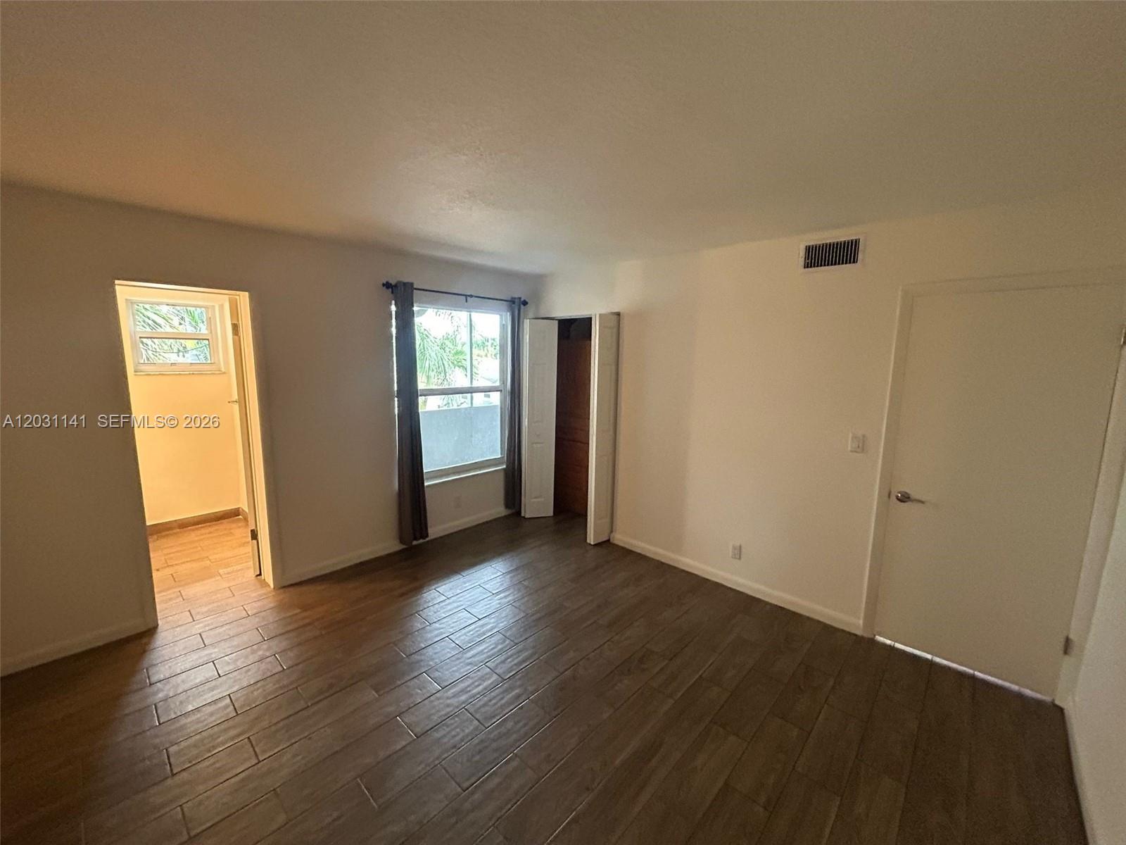 GATELAND VILLAGE SEC C CO - Residential Lease