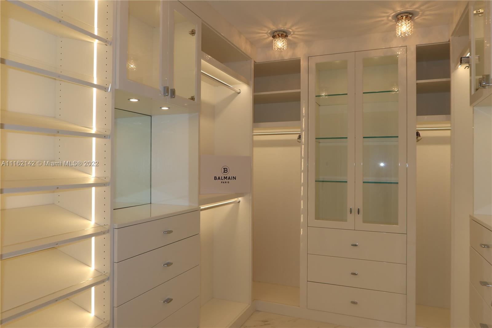 JADE SIGNATURE CONDO - Residential