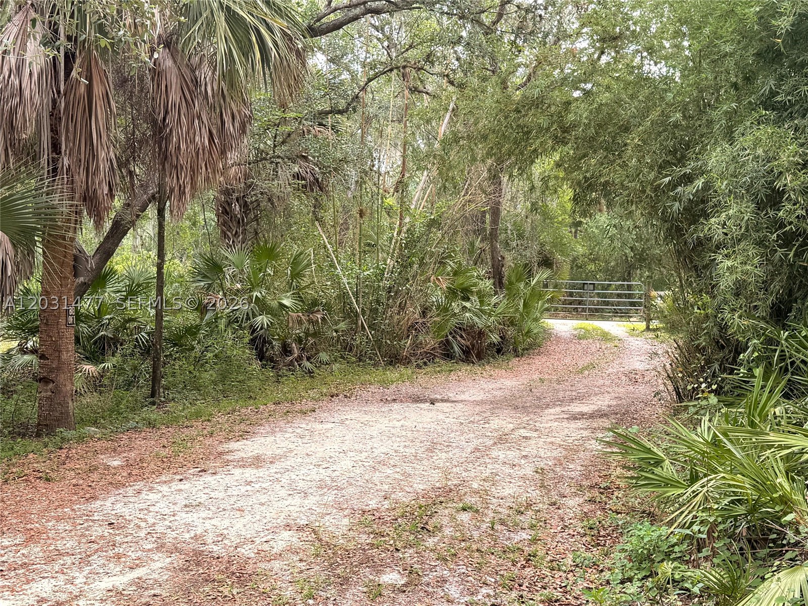 HIDDEN ACRES - Land