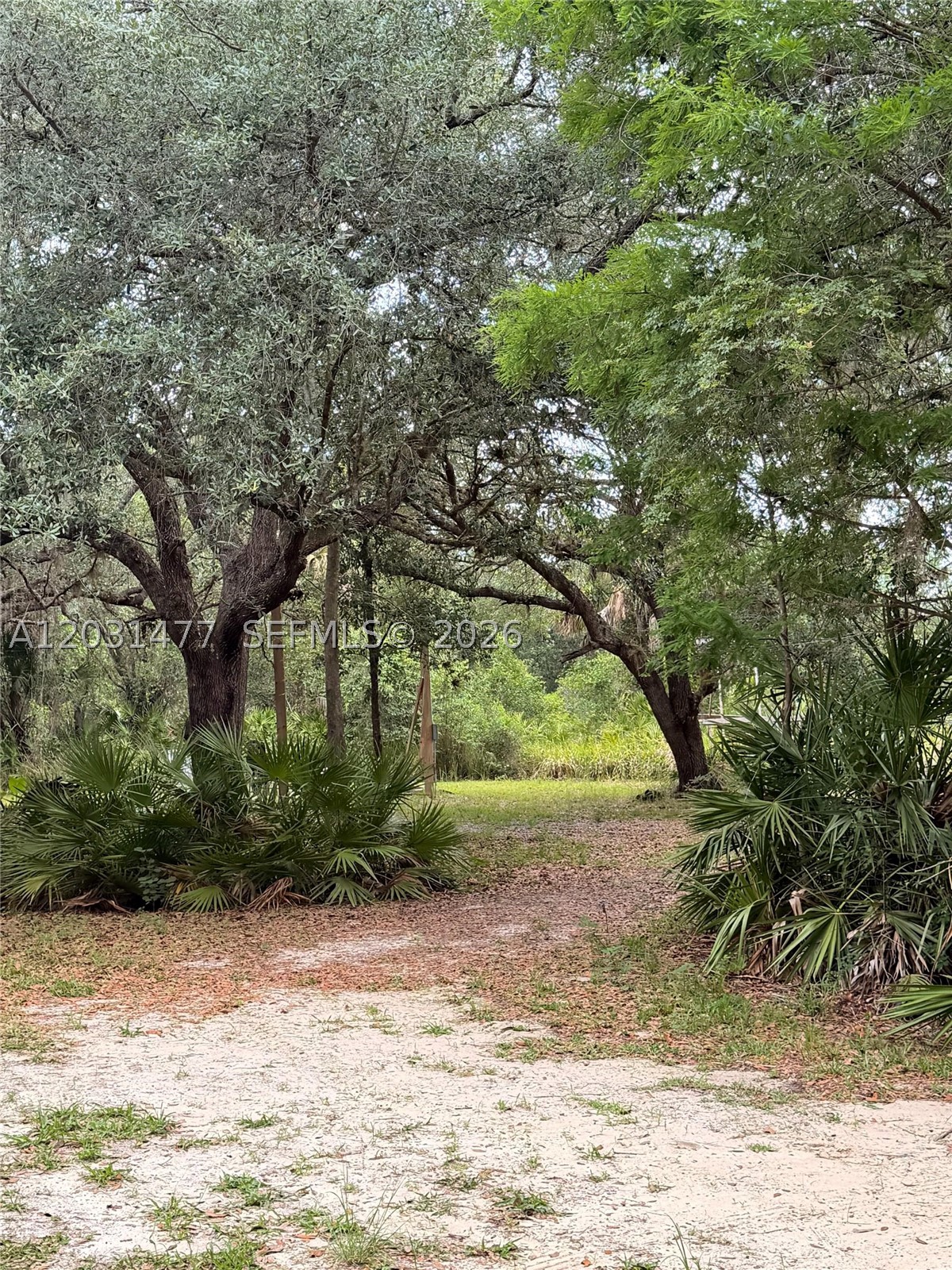 HIDDEN ACRES - Land