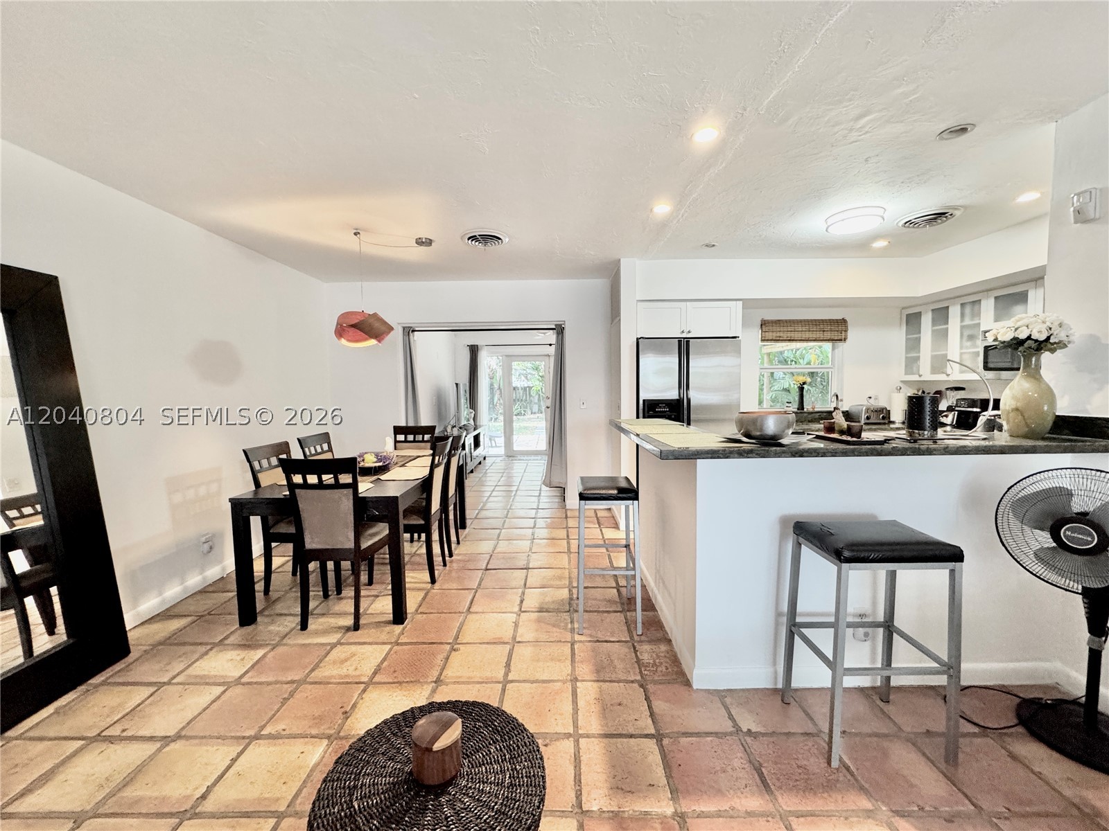 HOLLYWOOD HILLS - Residential