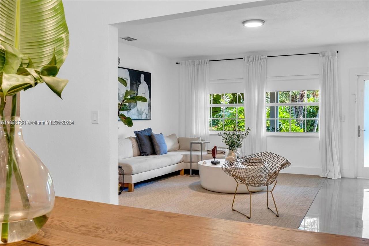 GRIFFING BISCAYNE PK EST - Residential Income