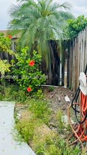 COUNTRY CLUB MANORS SEC 3 - Residential Lease