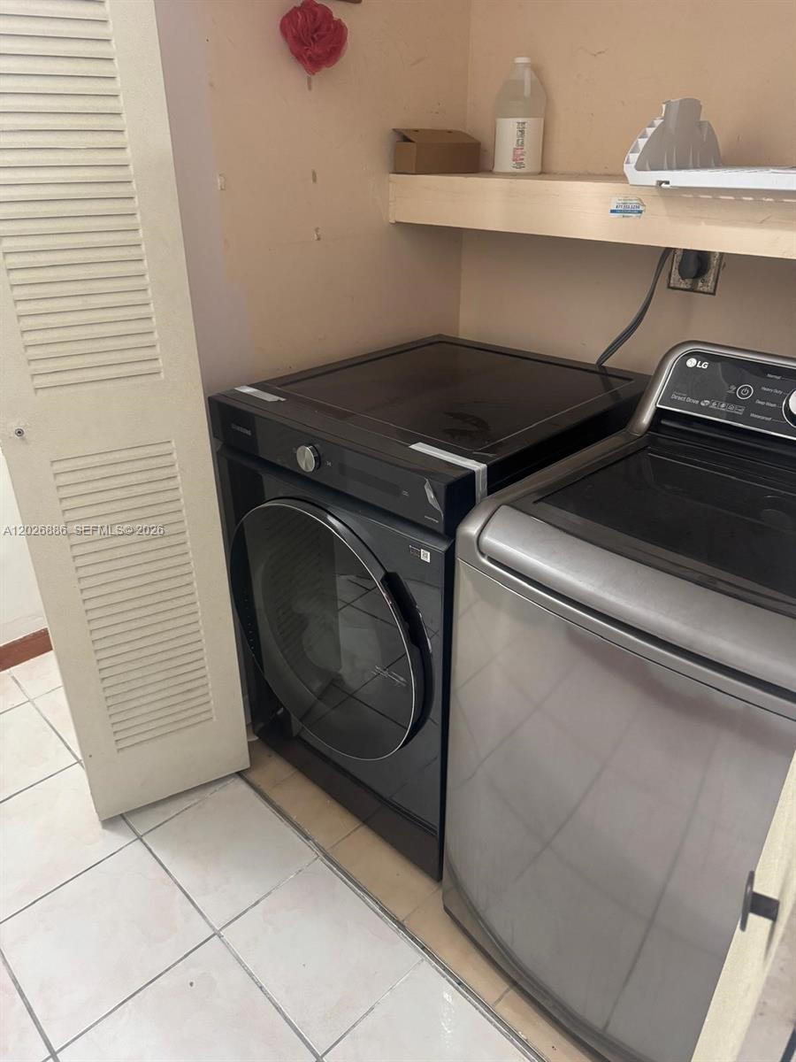 COUNTRY CLUB MANORS SEC 3 - Residential Lease