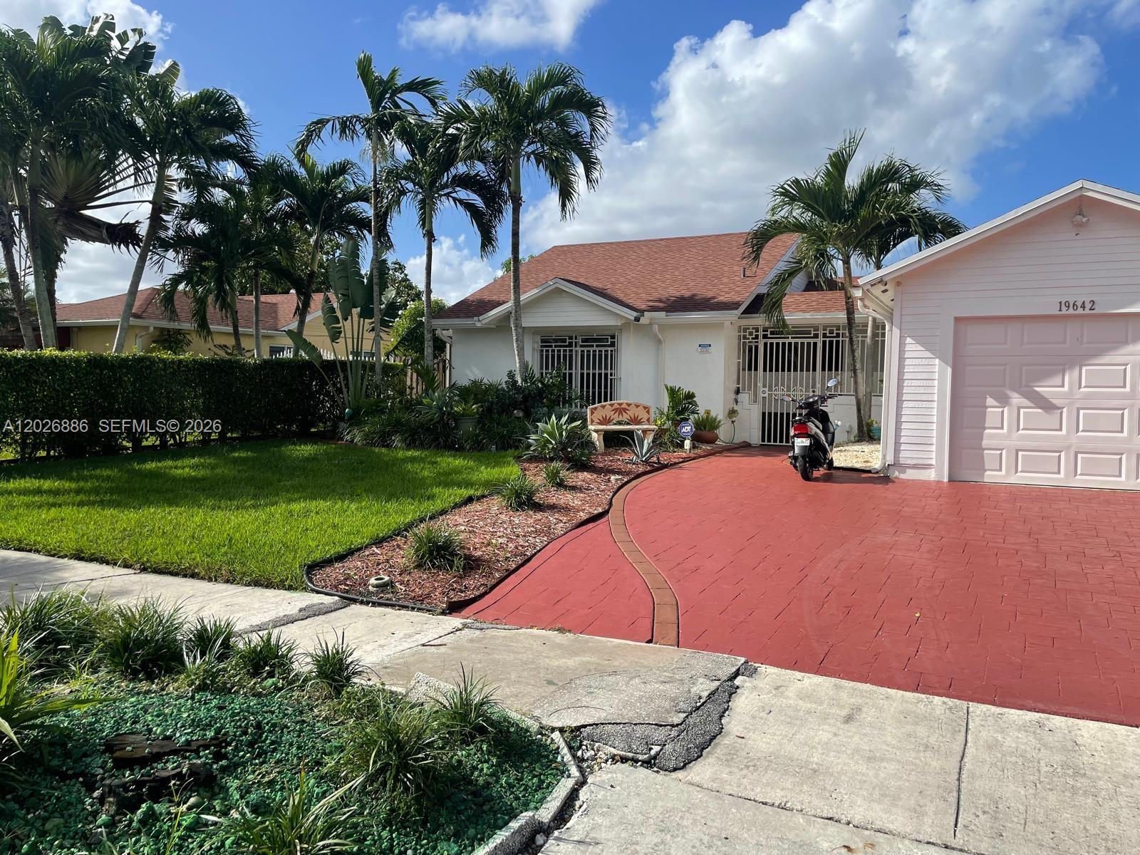 COUNTRY CLUB MANORS SEC 3 - Residential Lease