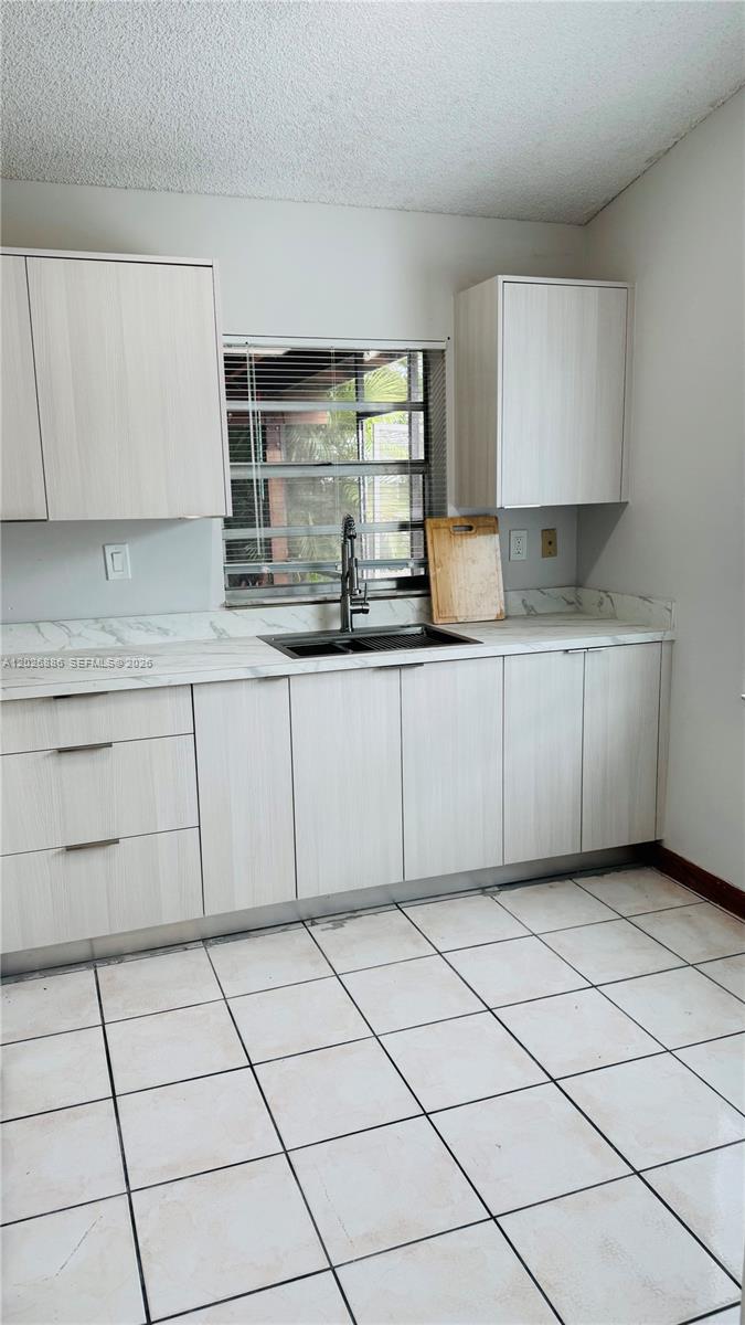 COUNTRY CLUB MANORS SEC 3 - Residential Lease