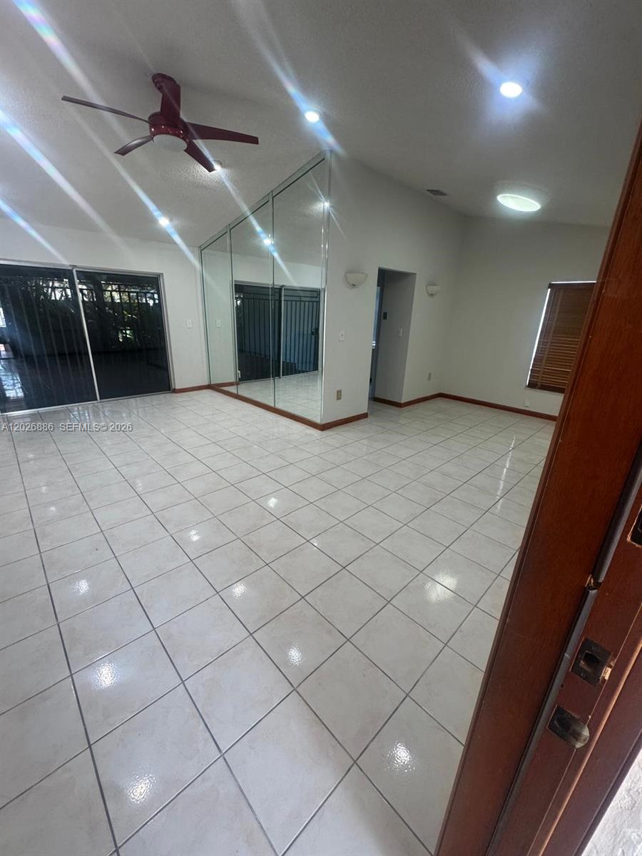 COUNTRY CLUB MANORS SEC 3 - Residential Lease