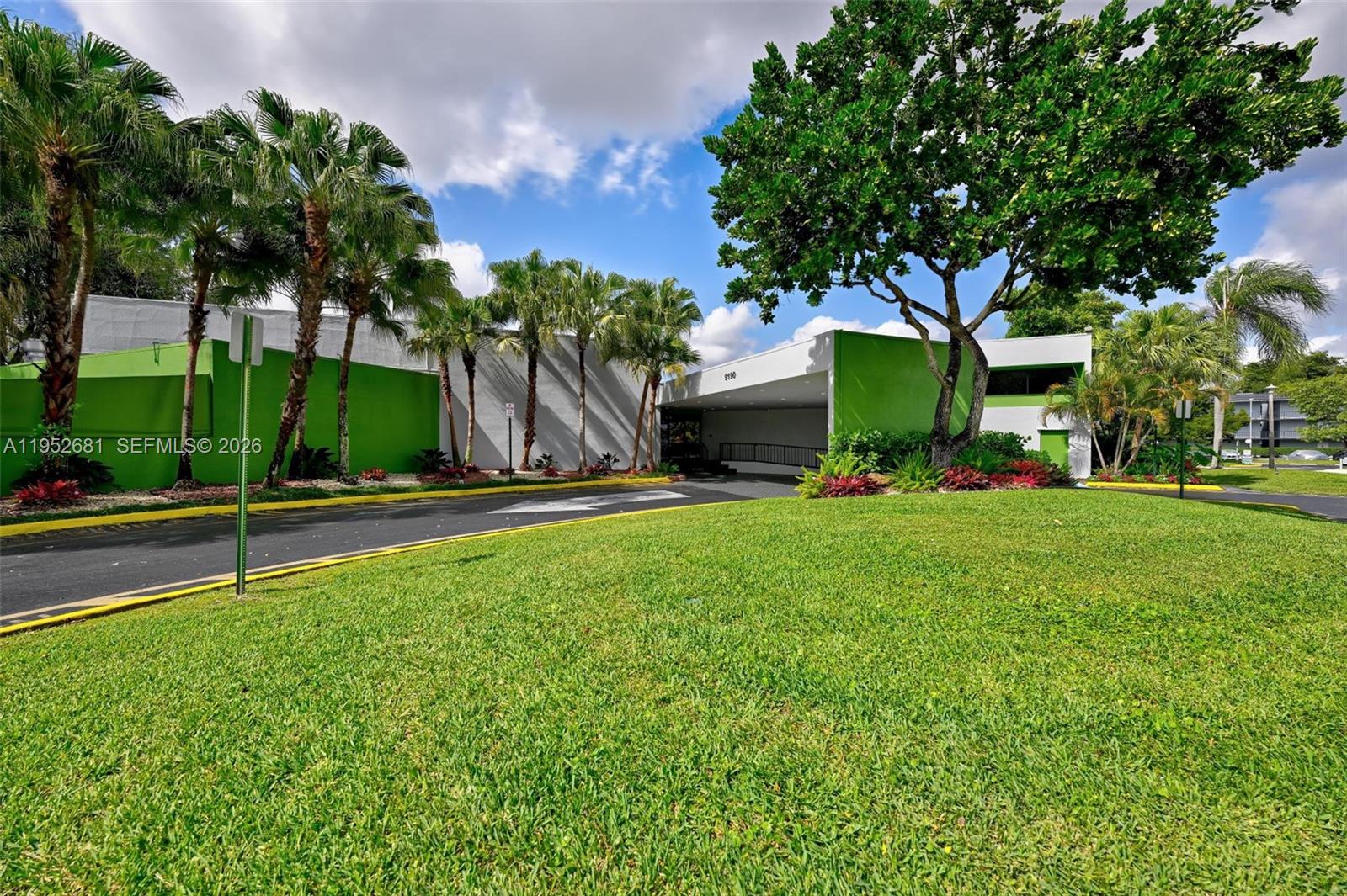 LIME BAY CONDOMINIUM 6 - Residential