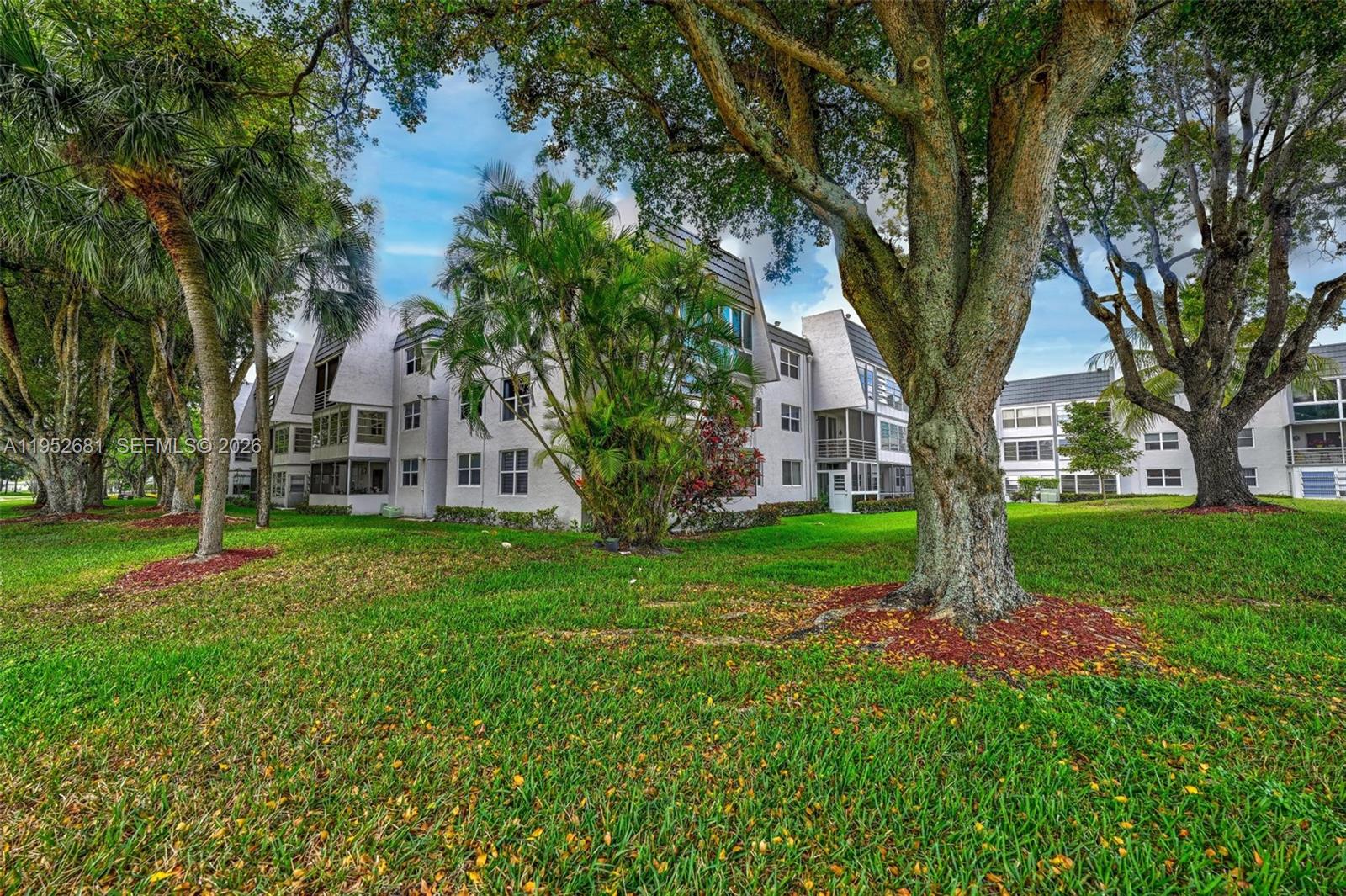 LIME BAY CONDOMINIUM 6 - Residential