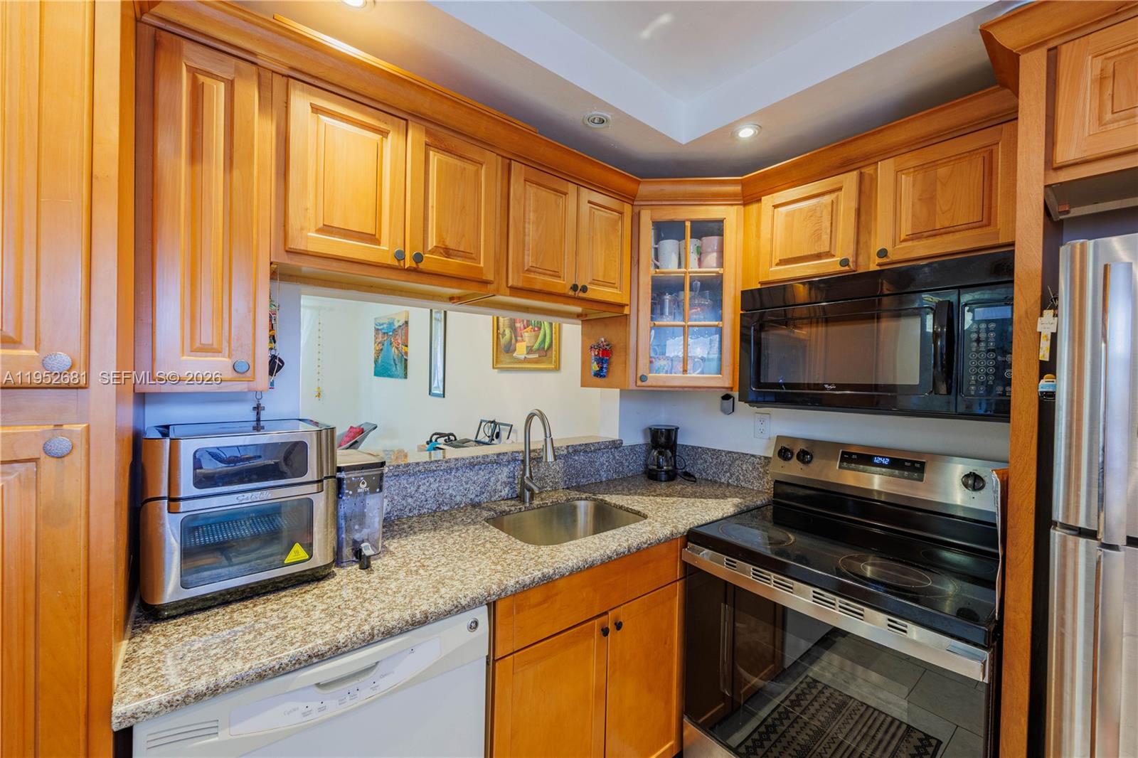 LIME BAY CONDOMINIUM 6 - Residential
