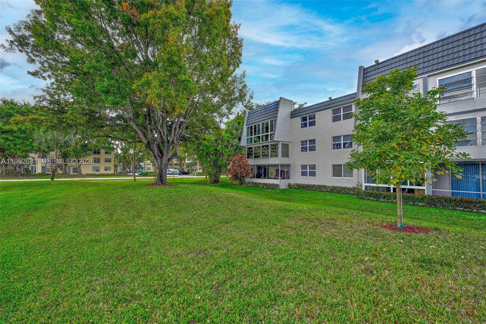 LIME BAY CONDOMINIUM 6 - Residential