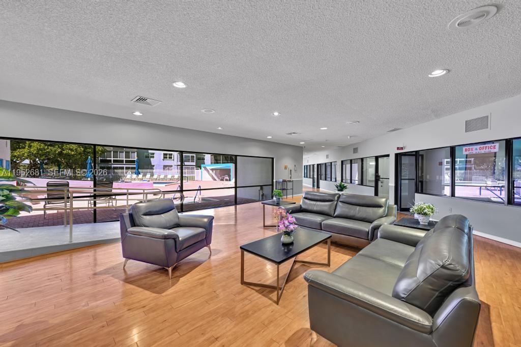 LIME BAY CONDOMINIUM 6 - Residential