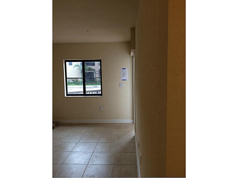 THE COURTS AT BAYSHORE - Residential Lease