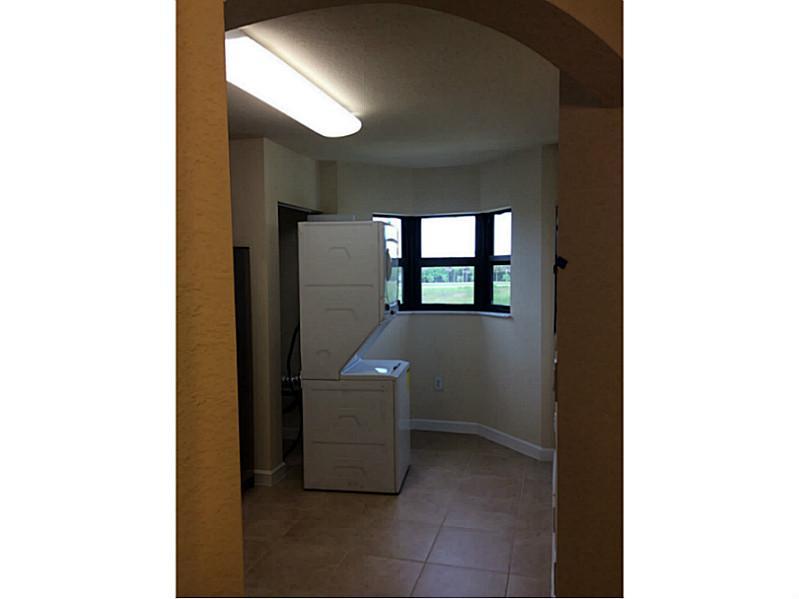 THE COURTS AT BAYSHORE - Residential Lease