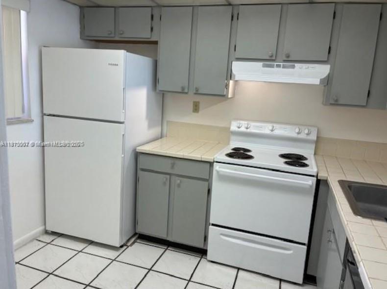 POINT SOUTH CONDO - Residential Lease