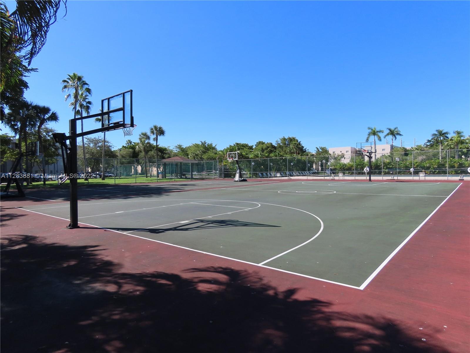 HORIZONS WEST CONDO #8 - Residential