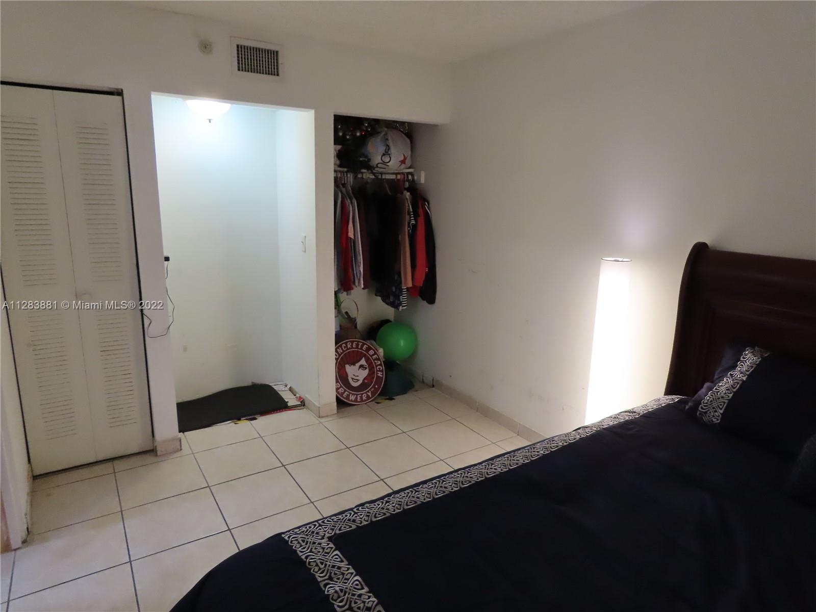 HORIZONS WEST CONDO #8 - Residential