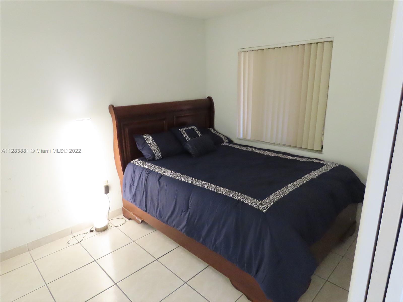 HORIZONS WEST CONDO #8 - Residential