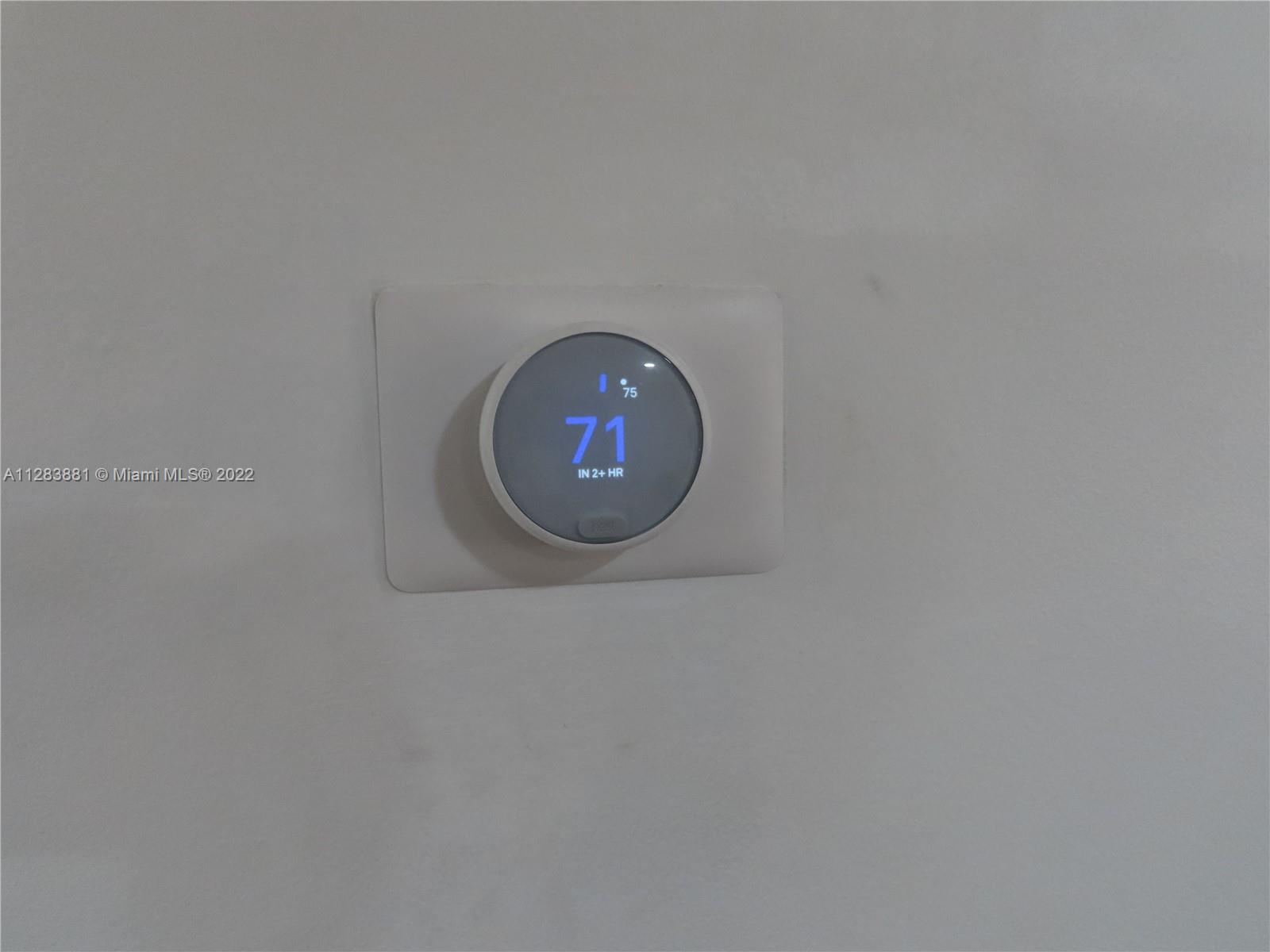 HORIZONS WEST CONDO #8 - Residential