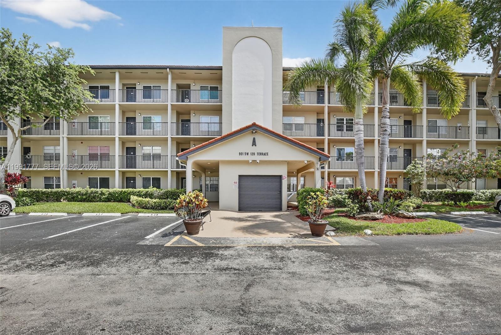 CAMBRIDGE AT CENTURY - Residential