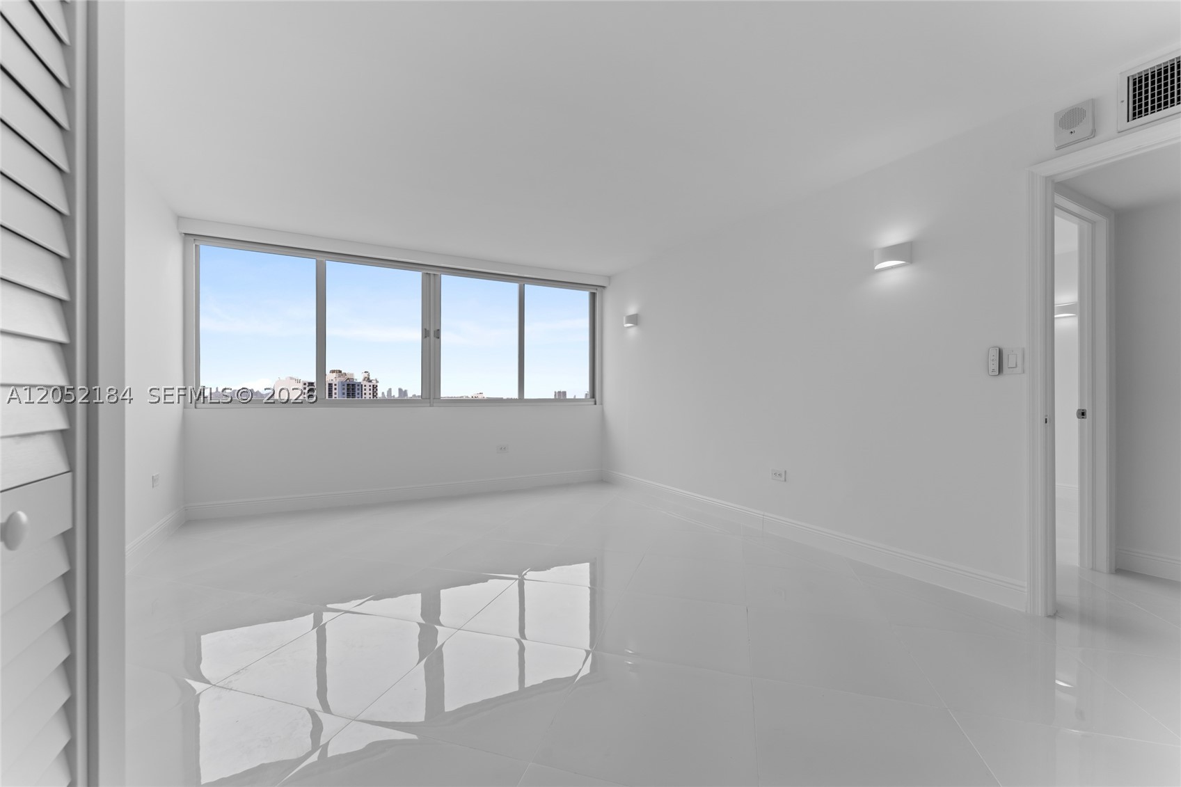 BURLEIGH HOUSE CONDO - Residential